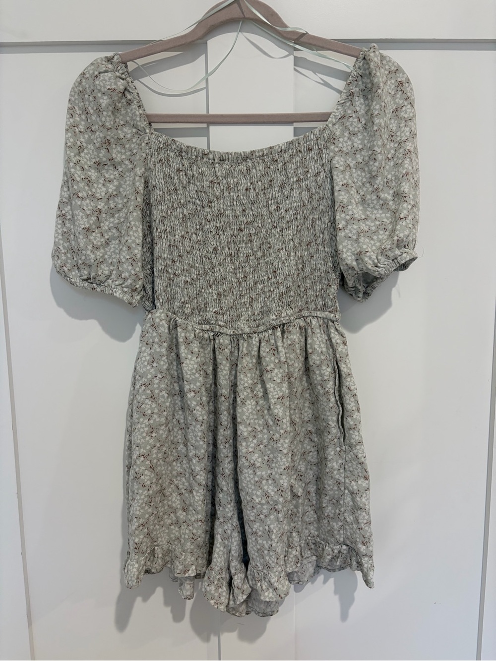 CJLA Smocked Puff Sleeve Floral Romper in Sage